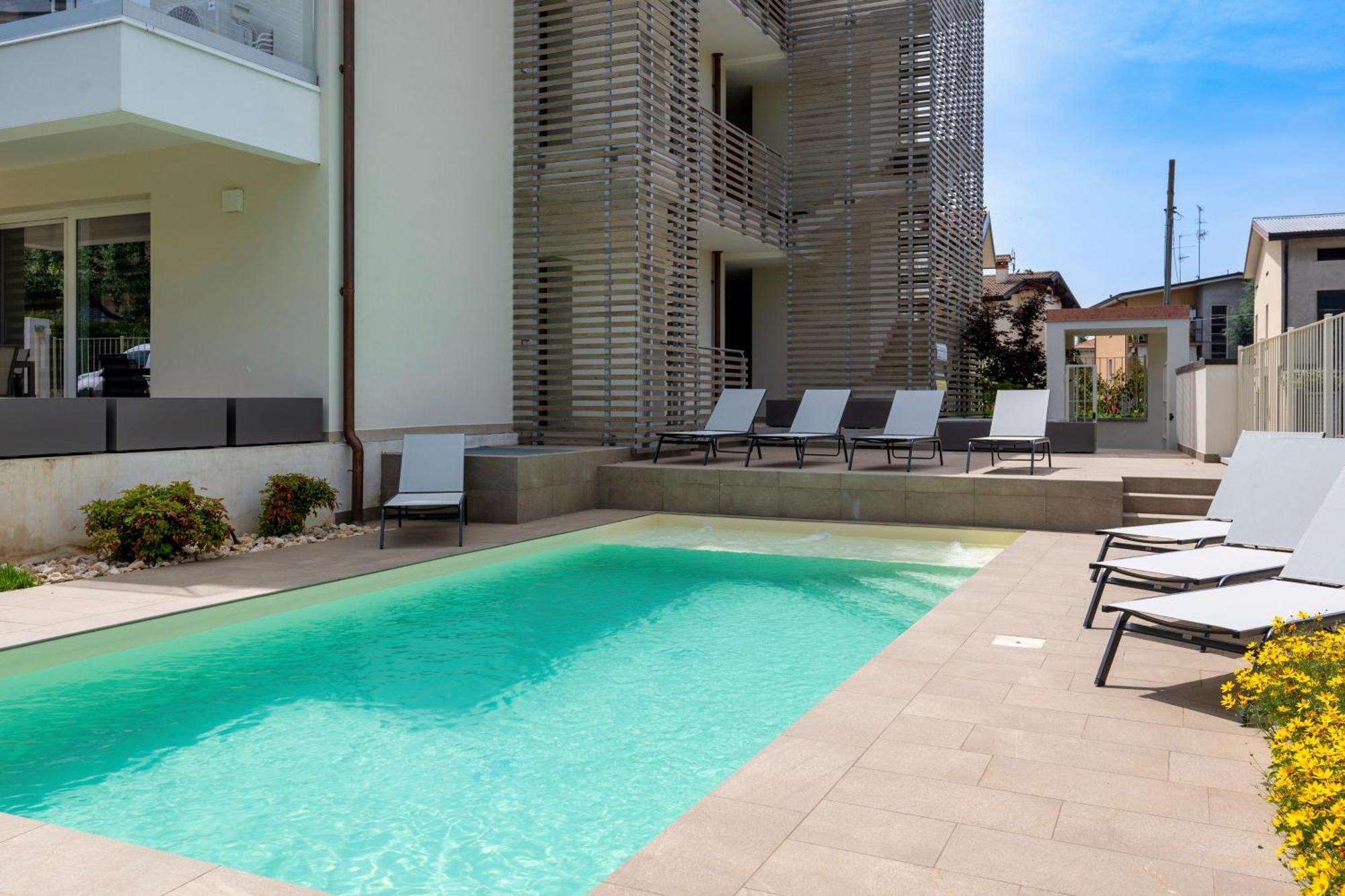 Malvezzi Apartments Desenzano del Garda Exterior foto