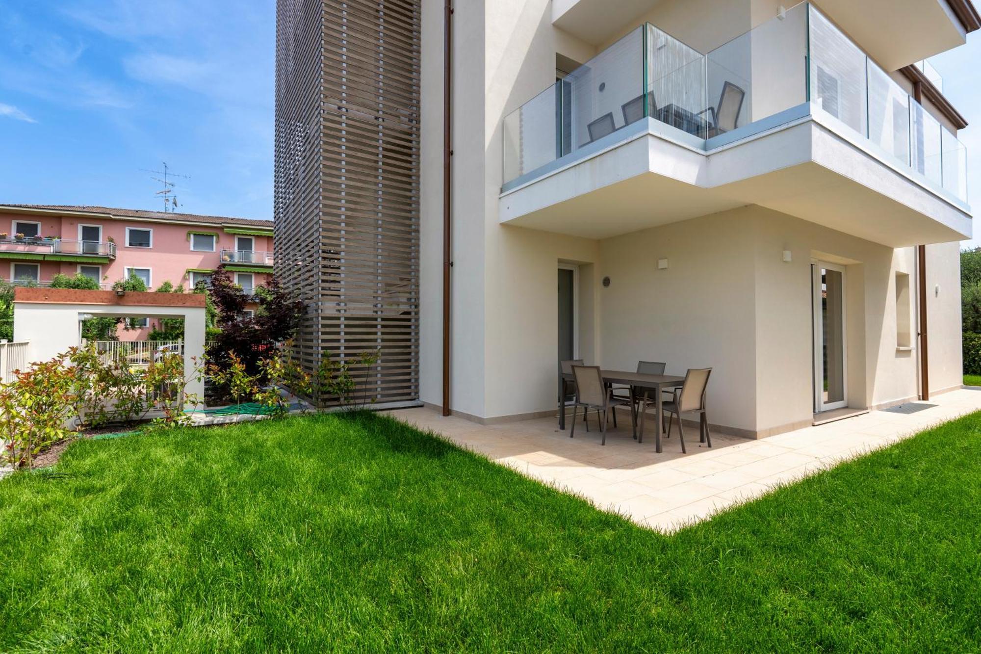 Malvezzi Apartments Desenzano del Garda Exterior foto