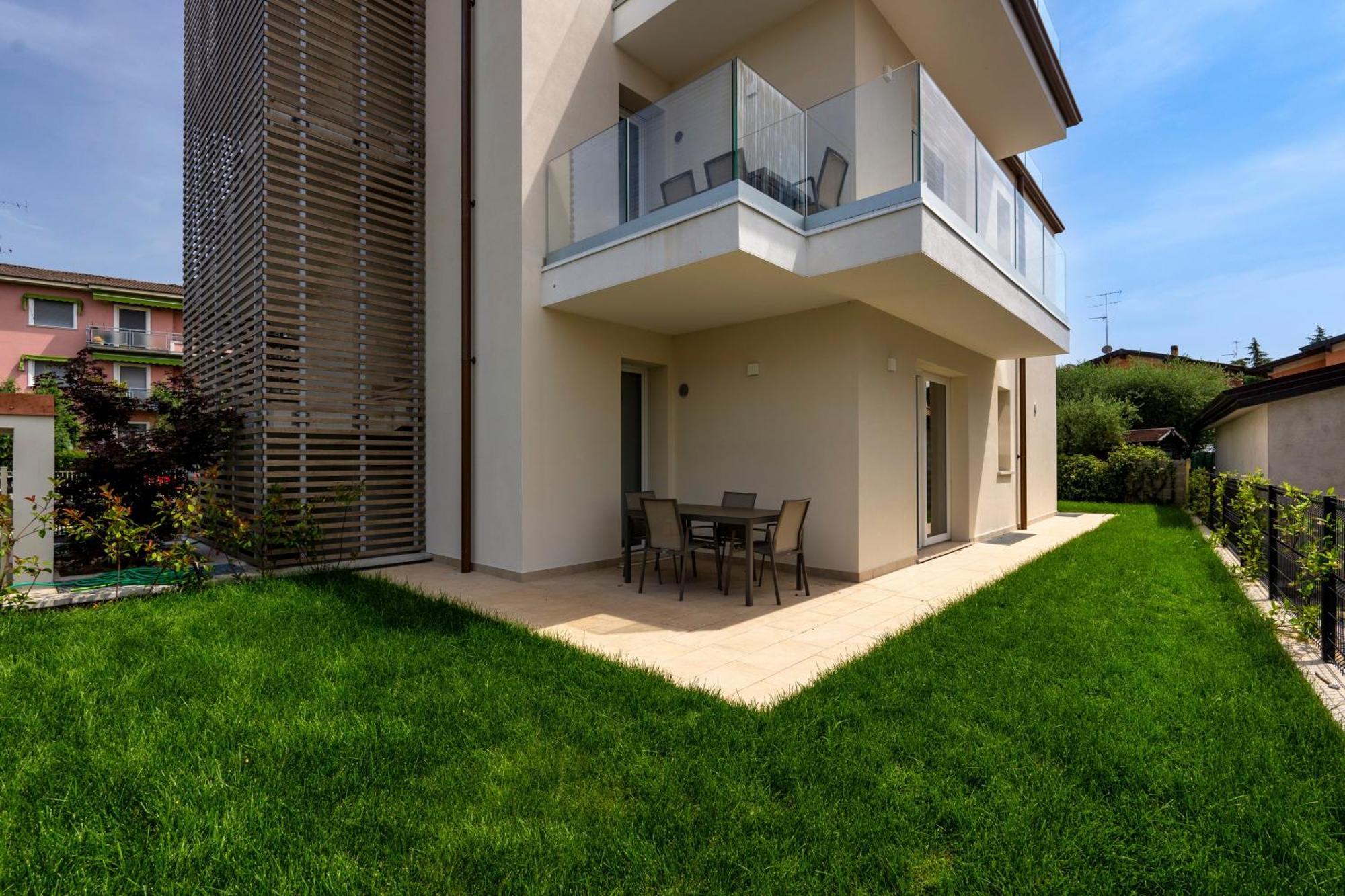 Malvezzi Apartments Desenzano del Garda Exterior foto