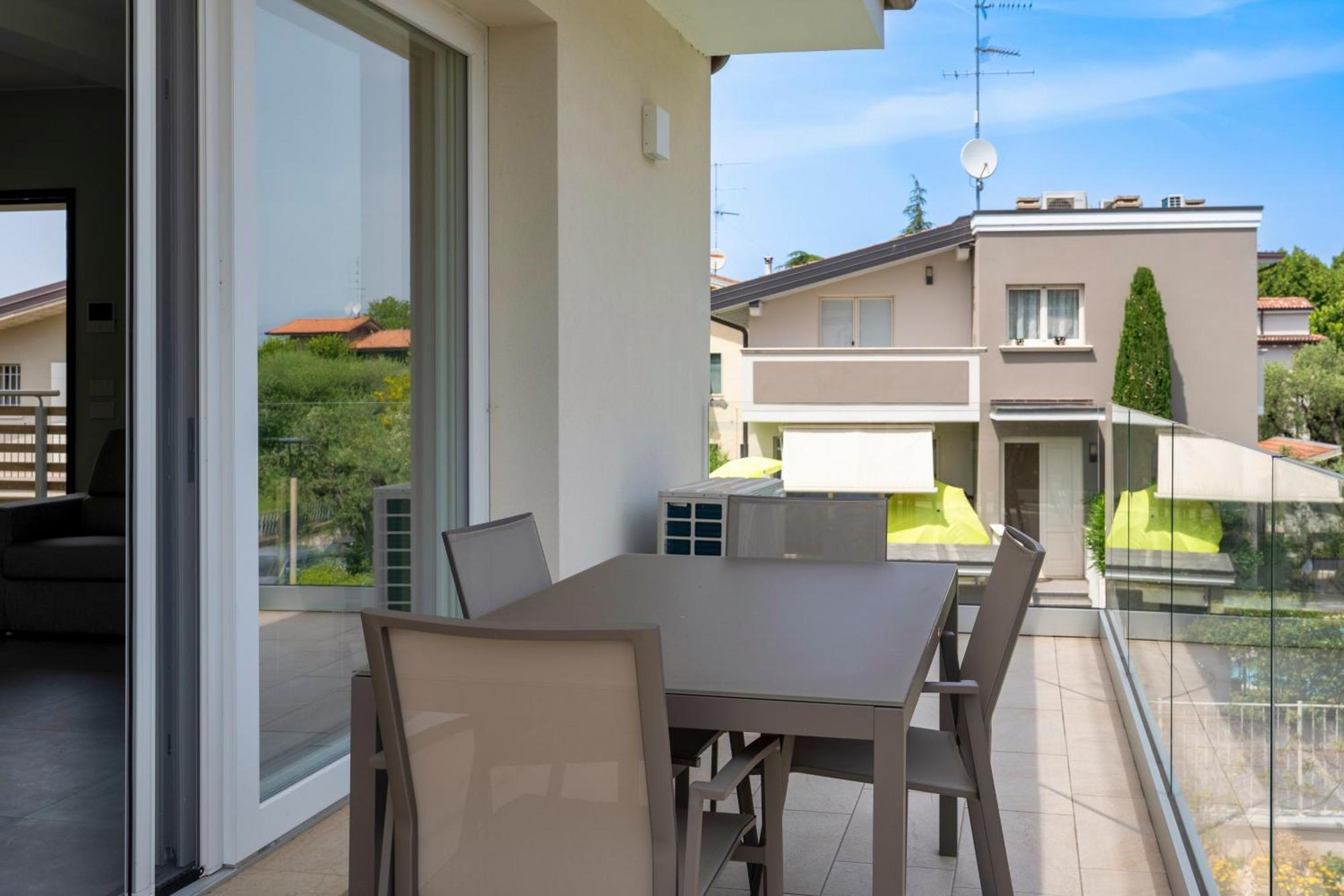 Malvezzi Apartments Desenzano del Garda Exterior foto